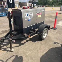 2021 Lincoln Electric VANTAGE 322 Welder