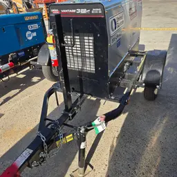 2021 Lincoln Electric VANTAGE 322 Welder