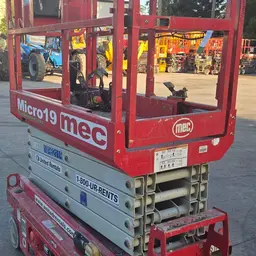 2019 MEC MICRO 19 Scissor Lift
