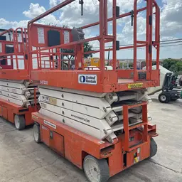 2017 Snorkel S4732E Scissor Lift