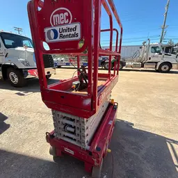 2018 MEC MICRO 19 Scissor Lift