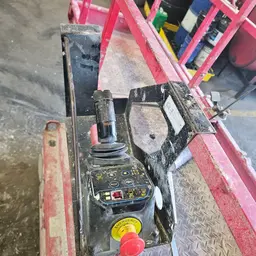 2018 MEC MICRO 19 Scissor Lift