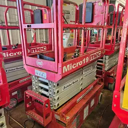 2018 MEC MICRO 19 Scissor Lift