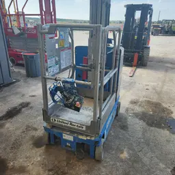 2017 Genie GR-20 Self-Propelled One-Person Lift