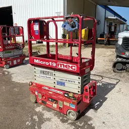 2018 MEC MICRO 19 Scissor Lift
