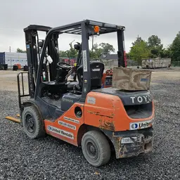 2018 Toyota 8FDU30 Warehouse Forklift