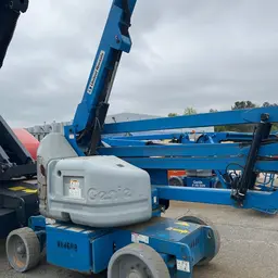 2013 Genie Z-40/23N RJ Articulating Boom Lift