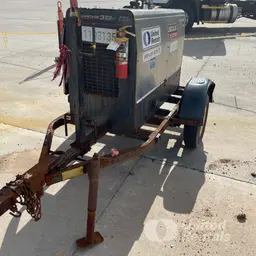 2021 Lincoln Electric VANTAGE 322 Welder