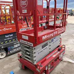 2019 MEC MICRO 19 Scissor Lift
