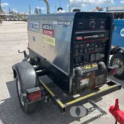 2021 Lincoln Electric VANTAGE 322 Welder