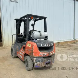 2018 Toyota 8FGU30 Warehouse Forklift