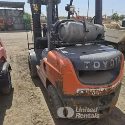 2018 Toyota 8FGU30 Warehouse Forklift