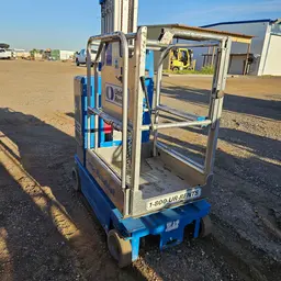 2017 Genie GR-20 Self-Propelled One-Person Lift