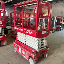 2018 MEC MICRO 19 Scissor Lift