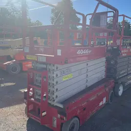 2017 MEC 4046SE Scissor Lift