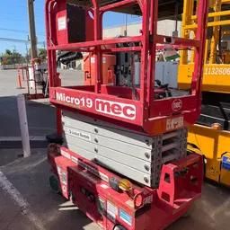 2019 MEC MICRO 19 Scissor Lift