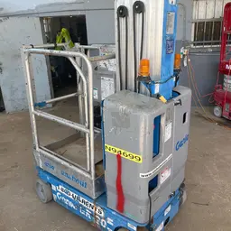 2016 Genie GR-20 Self-Propelled One-Person Lift