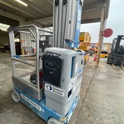 2016 Genie GR-20 Self-Propelled One-Person Lift