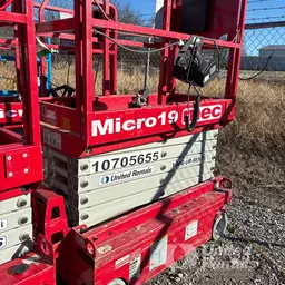 2018 MEC MICRO 19 Scissor Lift