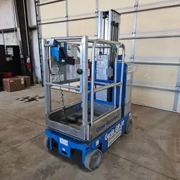 2017 Genie GR-20 Self-Propelled One-Person Lift