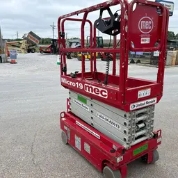 2018 MEC MICRO 19 Scissor Lift