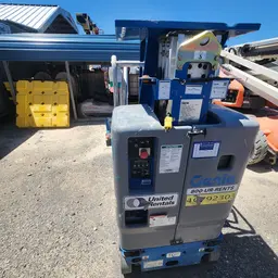 2018 Genie GR-12 Self-Propelled One-Person Lift