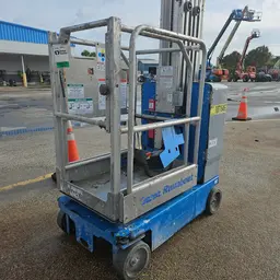 2018 Genie GR-20 Self-Propelled One-Person Lift