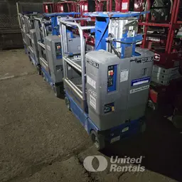 2017 Genie GR-12 Self-Propelled One-Person Lift