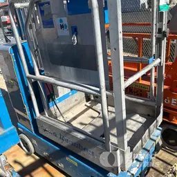 2017 Genie GR-20 Self-Propelled One-Person Lift