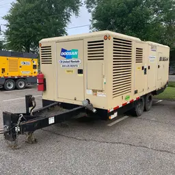 2019 Doosan XHP1170WCU-T4F Air Compressor