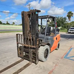 2018 Toyota 8FG45U Warehouse Forklift