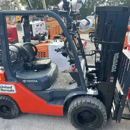 2019 Toyota 8FGU30 Warehouse Forklift