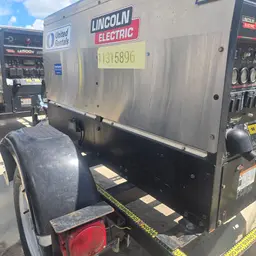 2021 Lincoln Electric VANTAGE 322 Welder