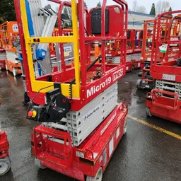 2018 MEC MICRO 19 Scissor Lift
