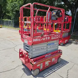 2018 MEC MICRO 19 Scissor Lift