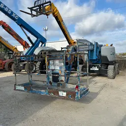 2017 Genie Z-62/40J Articulating Boom Lift