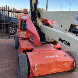 2015 JLG E450AJ Articulating Boom Lift