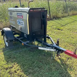 2021 Lincoln Electric VANTAGE 322 Welder