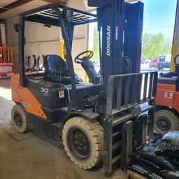 2019 Doosan G30P-7DF Warehouse Forklift