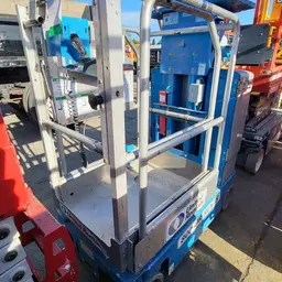 2017 Genie GR-12 Self-Propelled One-Person Lift