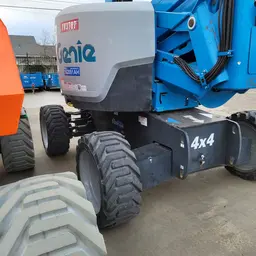 2016 Genie Z-62/40 Articulating Boom Lift