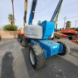 2015 Genie Z-80/60J Articulating Boom Lift