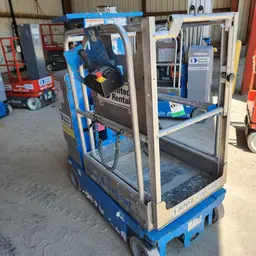 2018 Genie GR-12 Self-Propelled One-Person Lift