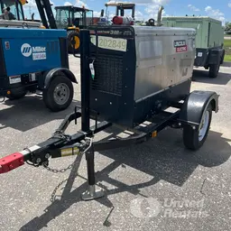 2021 Lincoln Electric VANTAGE 322 Welder