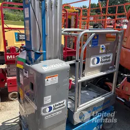 2018 Genie GR-20 Self-Propelled One-Person Lift