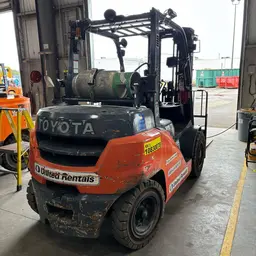 2018 Toyota 8FG35U Warehouse Forklift