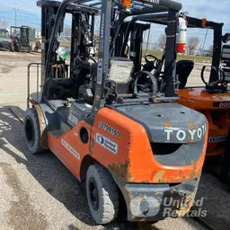 2018 Toyota 8FGU30 Warehouse Forklift